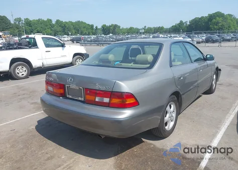 1998 Lexus Es 300 z USA, uszkodzony, nr VIN JT8BF28G3W5031533